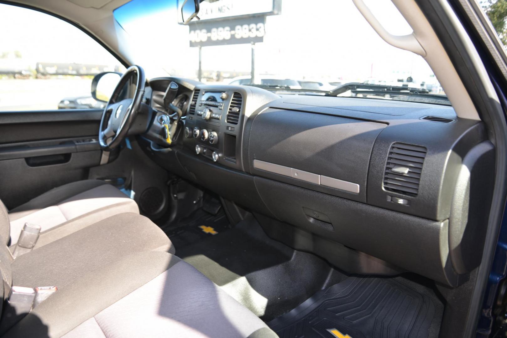 2010 Blue /dark charcoal Chevrolet Silverado 2500HD LT1 Ext. Cab 4WD (1GC5KXBG5AZ) with an 6.0L V8 OHV 16V FFV engine, 6-Speed Automatic transmission, located at 4562 State Avenue, Billings, MT, 59101, (406) 896-9833, 45.769516, -108.526772 - 2010 Chevrolet Silverado 2500HD 4WD Ext Cab LT This Chevy is a local trade in, There are no accidents recorded on the history report. It is a Two Owner Truck. The Chevy runs and drives good. The tires are in decent shape. It has a 6.0L V8 engine , 6 Speed Automatic transmission, 4.10 rear axle r - Photo#20