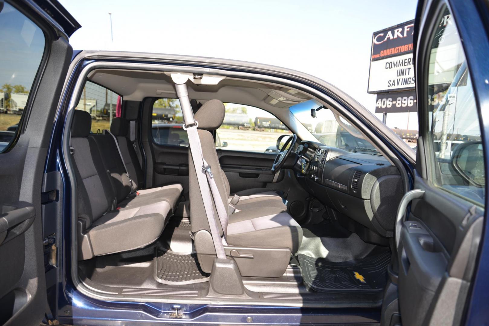 2010 Blue /dark charcoal Chevrolet Silverado 2500HD LT1 Ext. Cab 4WD (1GC5KXBG5AZ) with an 6.0L V8 OHV 16V FFV engine, 6-Speed Automatic transmission, located at 4562 State Avenue, Billings, MT, 59101, (406) 896-9833, 45.769516, -108.526772 - 2010 Chevrolet Silverado 2500HD 4WD Ext Cab LT This Chevy is a local trade in, There are no accidents recorded on the history report. It is a Two Owner Truck. The Chevy runs and drives good. The tires are in decent shape. It has a 6.0L V8 engine , 6 Speed Automatic transmission, 4.10 rear axle r - Photo#24