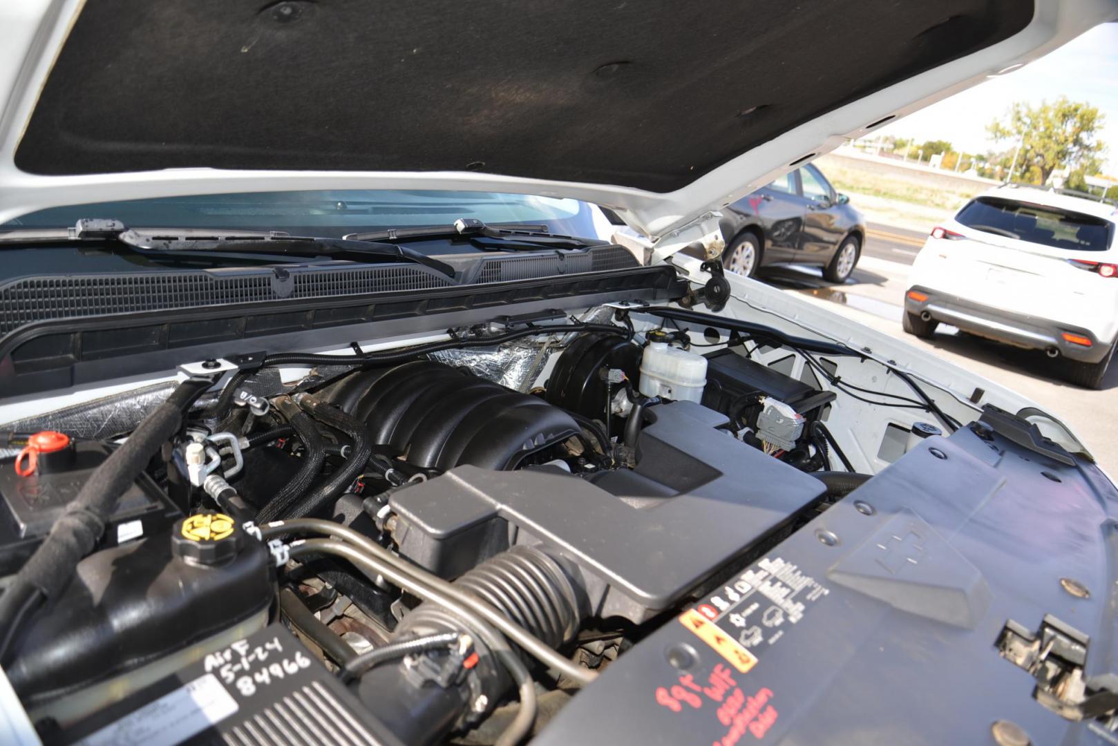 2017 Summit White /Jet Black Chevrolet Silverado 1500 LT Crew Cab 4WD (3GCUKREC1HG) with an 5.3L V8 OHV 16V engine, 6A transmission, located at 4562 State Avenue, Billings, MT, 59101, (406) 896-9833, 45.769516, -108.526772 - Photo#14