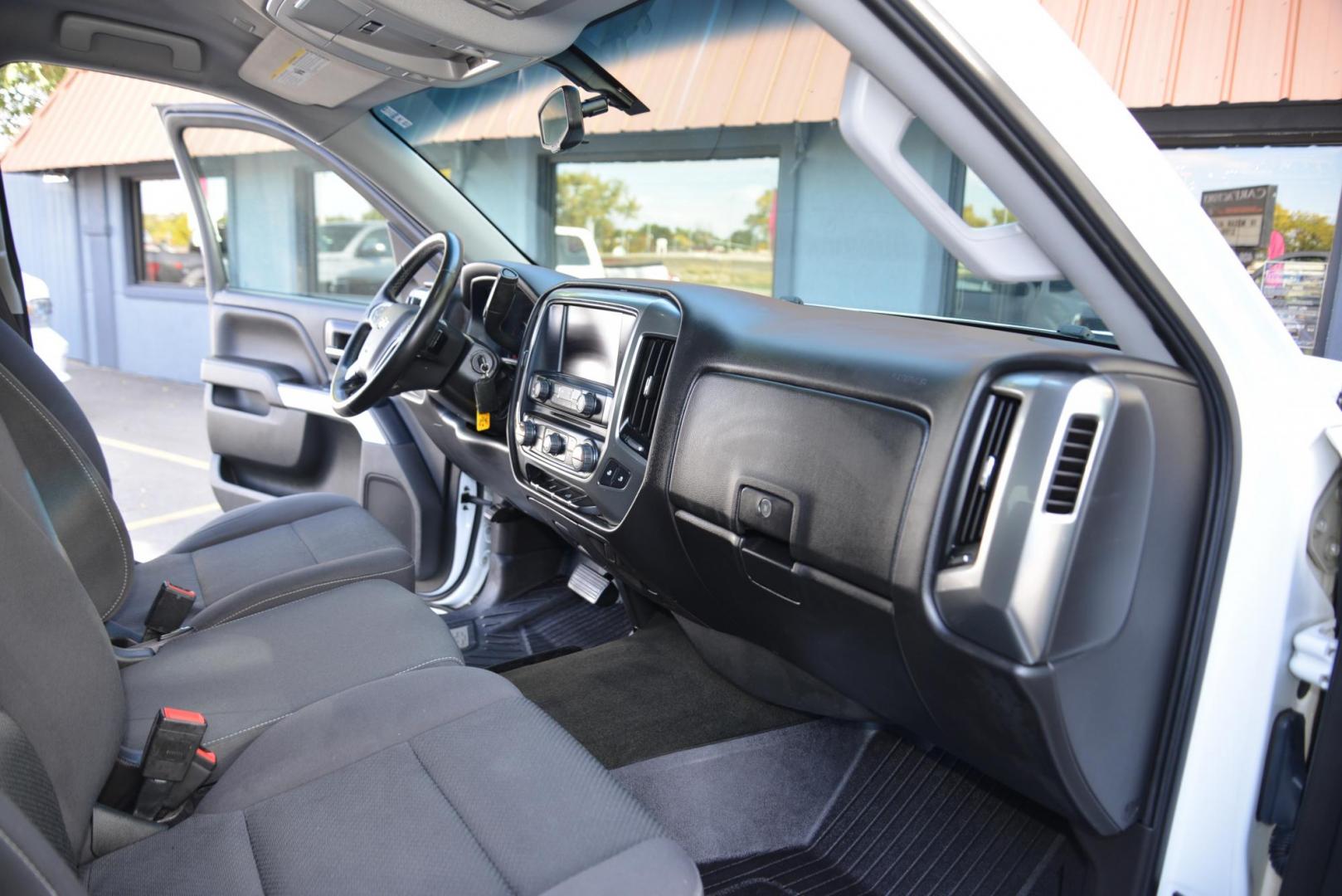 2017 Summit White /Jet Black Chevrolet Silverado 1500 LT Crew Cab 4WD (3GCUKREC1HG) with an 5.3L V8 OHV 16V engine, 6A transmission, located at 4562 State Avenue, Billings, MT, 59101, (406) 896-9833, 45.769516, -108.526772 - Photo#25