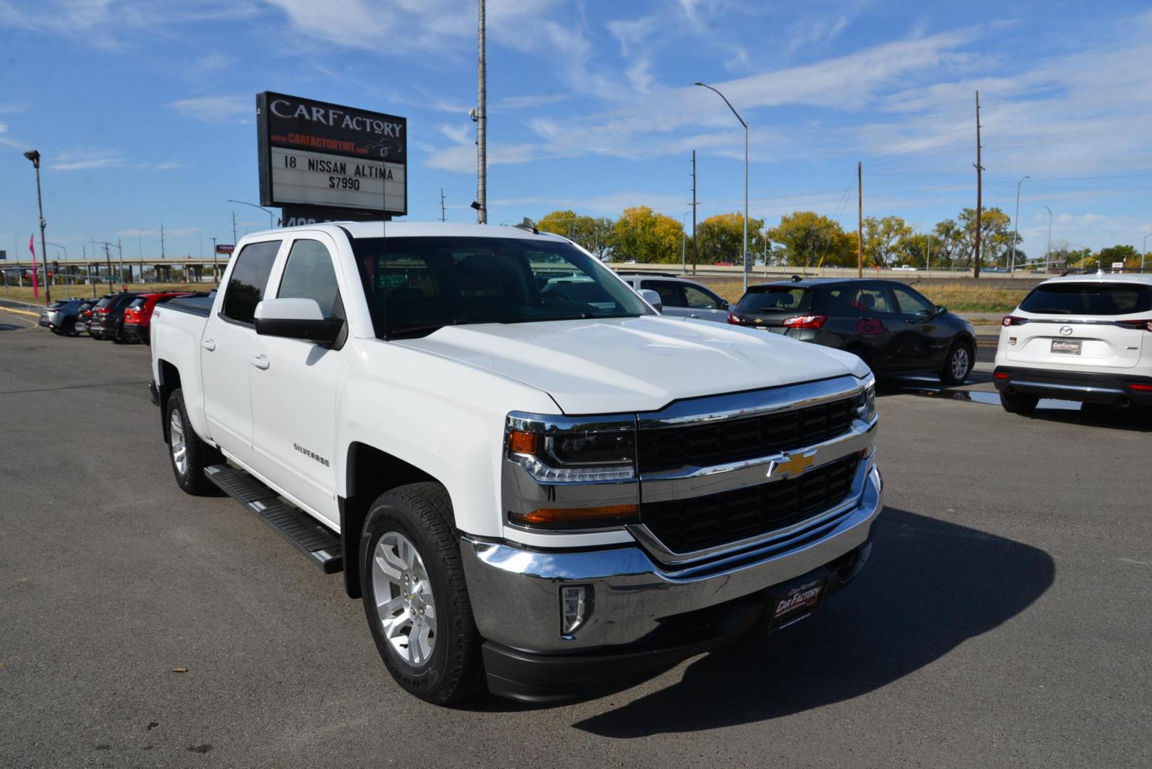 2017 Summit White /Jet Black Chevrolet Silverado 1500 LT Crew Cab 4WD (3GCUKREC1HG) with an 5.3L V8 OHV 16V engine, 6A transmission, located at 4562 State Avenue, Billings, MT, 59101, (406) 896-9833, 45.769516, -108.526772 - Photo#6