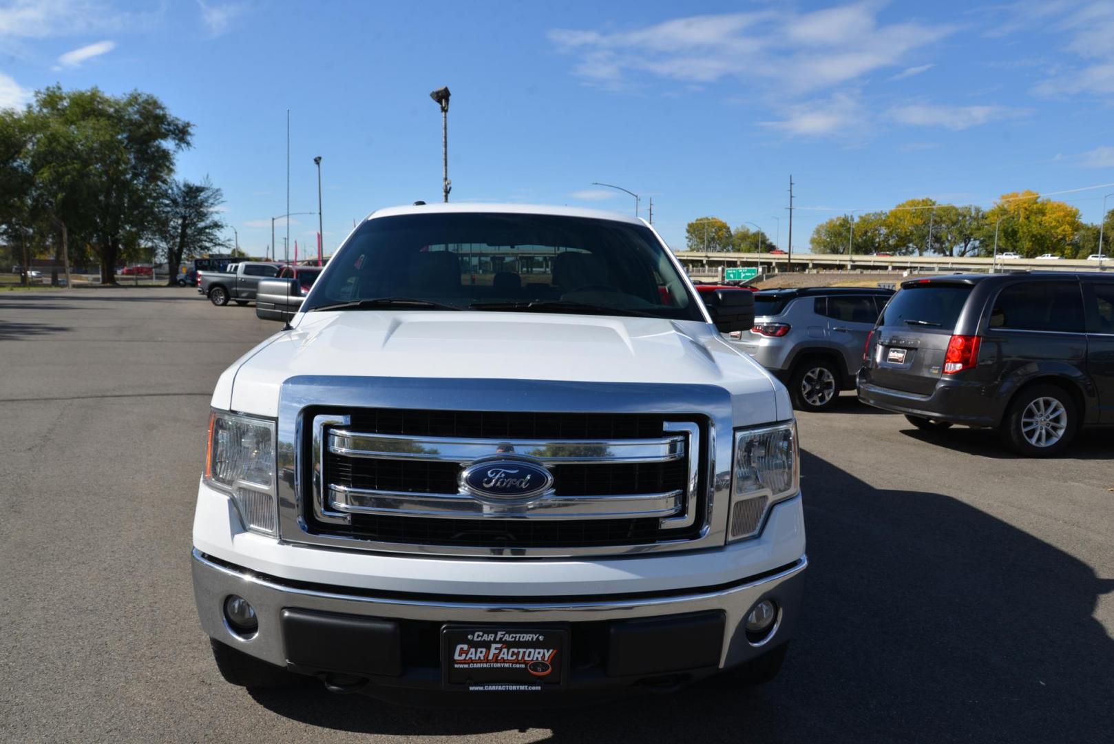 2014 Oxford White /Grey Ford F-150 XL SuperCrew 5.5-ft. Bed 4WD (1FTFW1EF8EK) with an 5.0L V8 engine, 6-Speed Automatic transmission, located at 4562 State Avenue, Billings, MT, 59101, (406) 896-9833, 45.769516, -108.526772 - Photo#7