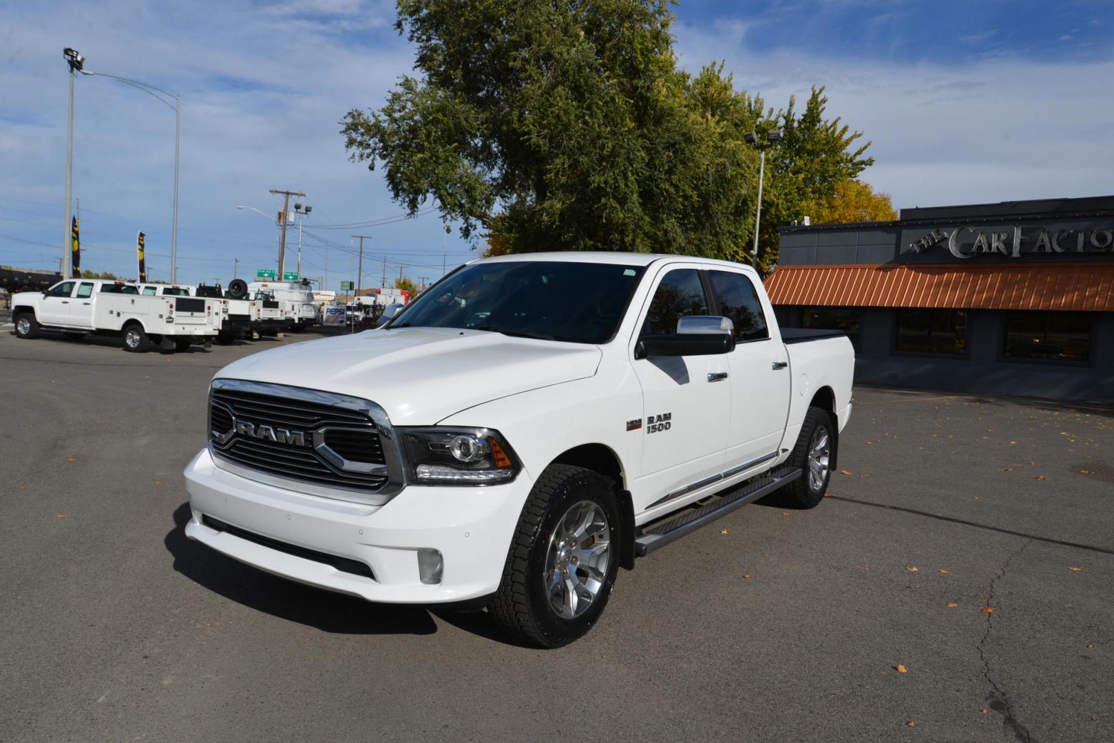 2017 Bright White /Black RAM 1500 Limited laramie (1C6RR7PT5HS) with an 5.7L V8 OHV 16V engine, 8 speed Automatic transmission, located at 4562 State Avenue, Billings, MT, 59101, (406) 896-9833, 45.769516, -108.526772 - 2017 Ram 1500 Laramie Limited Crew Cab 4x4 The Ram is a Low Mileage Truck, The interior and exterior are clean, it runs and drives nicely, The Bed Size is 5 Foot 7 inches, The 20 Inch tires are Sumitomo Encounters and they are brand new It has a 5.7 Liter Hemi V8, 8 Speed Automatic Transmissio - Photo#7