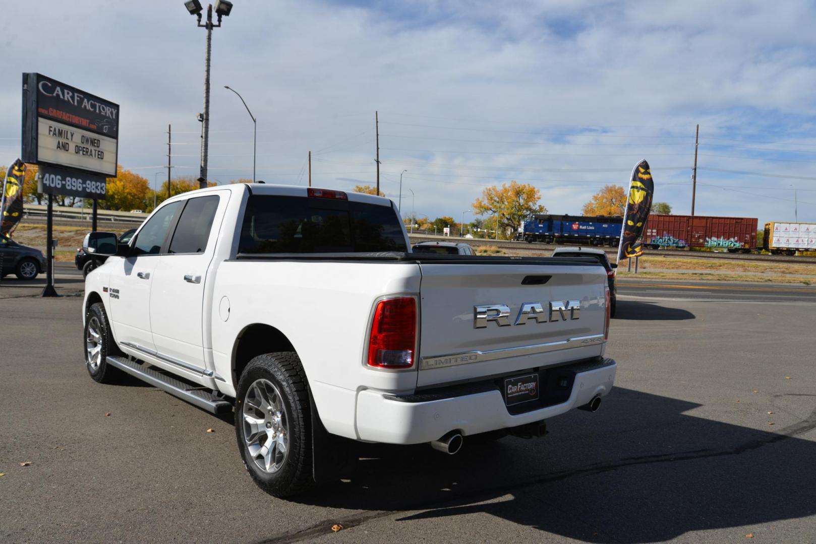 2017 Bright White /Black RAM 1500 Limited laramie (1C6RR7PT5HS) with an 5.7L V8 OHV 16V engine, 8 speed Automatic transmission, located at 4562 State Avenue, Billings, MT, 59101, (406) 896-9833, 45.769516, -108.526772 - 2017 Ram 1500 Laramie Limited Crew Cab 4x4 The Ram is a Low Mileage Truck, The interior and exterior are clean, it runs and drives nicely, The Bed Size is 5 Foot 7 inches, The 20 Inch tires are Sumitomo Encounters and they are brand new It has a 5.7 Liter Hemi V8, 8 Speed Automatic Transmissio - Photo#9