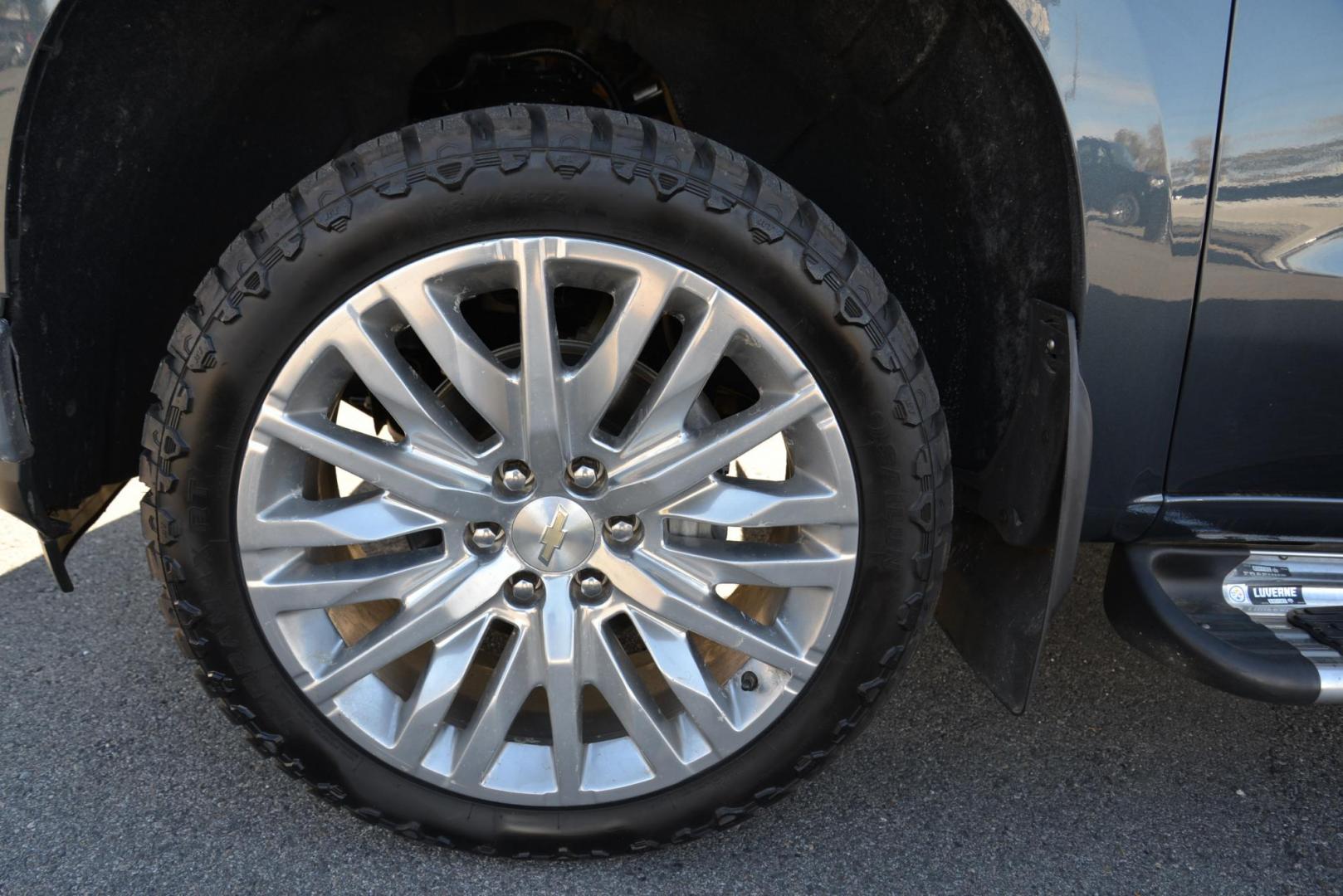 2019 Shadow Grey Metallic /Jet Black Chevrolet Silverado 1500 LT Double Cab 4WD (1GCRYDEDXKZ) with an 5.3L V8 OHV 16V engine, 6A transmission, located at 4562 State Avenue, Billings, MT, 59101, (406) 896-9833, 45.769516, -108.526772 - 2019 Chevy 1500 LT Z71 4 Wheel Drive This Low Mileage Chevy is a One Owner truck. There are no accidents recorded on the history report. There are multiple service records notated on the history report. The Chevy runs and drives smooth and quiet. The interior and exterior are clean. The 22 Inch - Photo#12