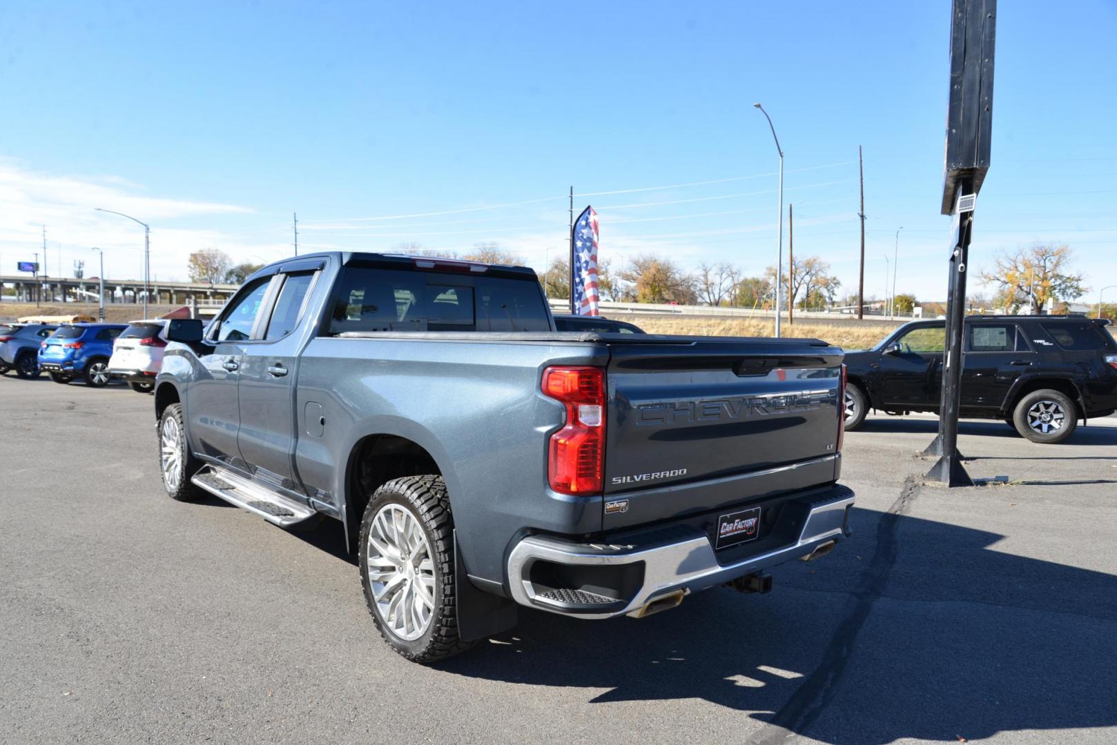 2019 Shadow Grey Metallic /Jet Black Chevrolet Silverado 1500 LT Double Cab 4WD (1GCRYDEDXKZ) with an 5.3L V8 OHV 16V engine, 6A transmission, located at 4562 State Avenue, Billings, MT, 59101, (406) 896-9833, 45.769516, -108.526772 - 2019 Chevy 1500 LT Z71 4 Wheel Drive This Low Mileage Chevy is a One Owner truck. There are no accidents recorded on the history report. There are multiple service records notated on the history report. The Chevy runs and drives smooth and quiet. The interior and exterior are clean. The 22 Inch - Photo#4