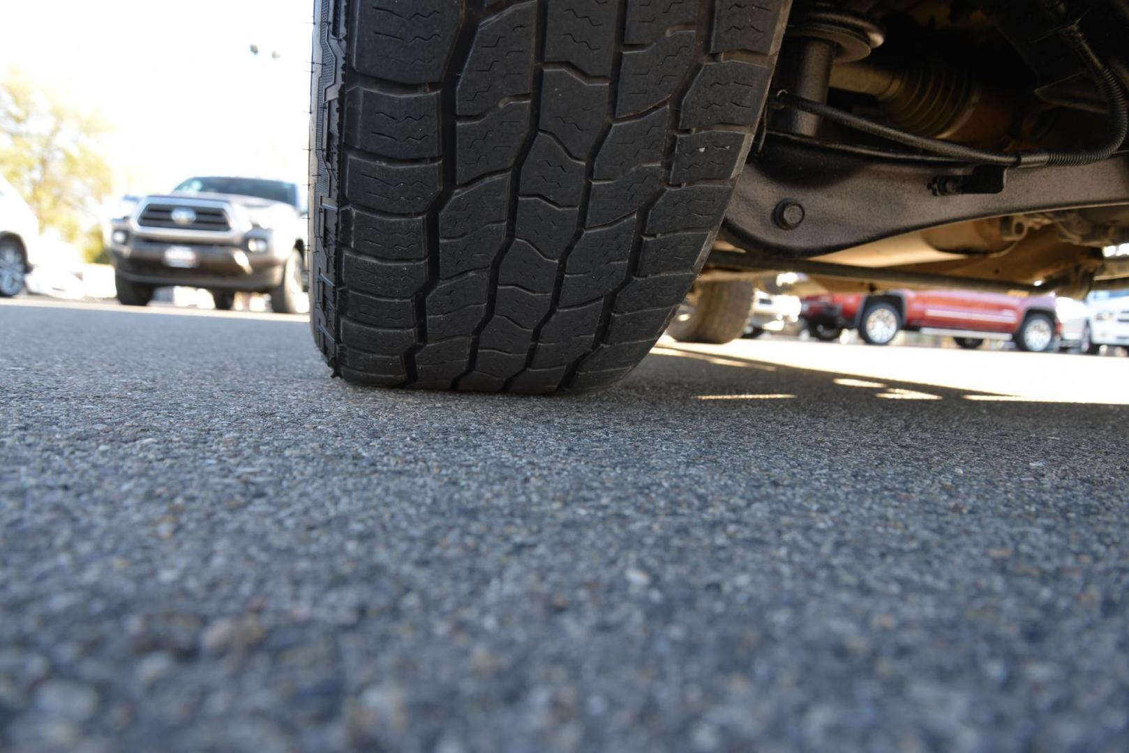 2021 IRIDESCENT PEARL TRICOAT /Dark Atmosphere Chevrolet Tahoe Z71 (1GNSKPKD6MR) with an 5.3L V8 OHV 16V engine, 10 Speed Automatic transmission, located at 4562 State Avenue, Billings, MT, 59101, (406) 896-9833, 45.769516, -108.526772 - 2021 Chevy Tahoe Z71 4x4 The Tahoe runs and drives smooth and quiet. There are no accidents recorded on the history report. The Exterior and interior are clean. The Tires are 20 Inch cooper discoverers and they are in good shape. This Chevy has a 5.3 Liter V8 Engine, 10 Speed Automatic Transmissio - Photo#13