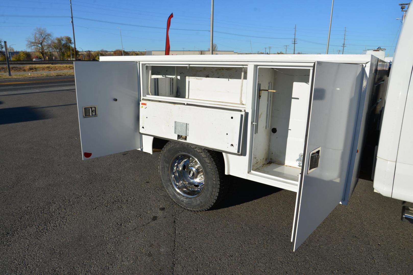 2022 Oxford White /Tan Ford F-350 SD XL (1FD8W3HT4NE) with an 6.7L V8 OHV 16V DIESEL engine, 10 Speed Automatic transmission, located at 4562 State Avenue, Billings, MT, 59101, (406) 896-9833, 45.769516, -108.526772 - 2022 Ford F350 SD Crew Cab PowerStroke 4x4 with reading Service Body This Powerstroke has no accidents recorded on the history report, it runs and drives great. The Interior and Exterior are very clean. The Dually has Brand New 245/75/R17 Sumitomo Encounter AT Tires. It has been inspected, servi - Photo#12