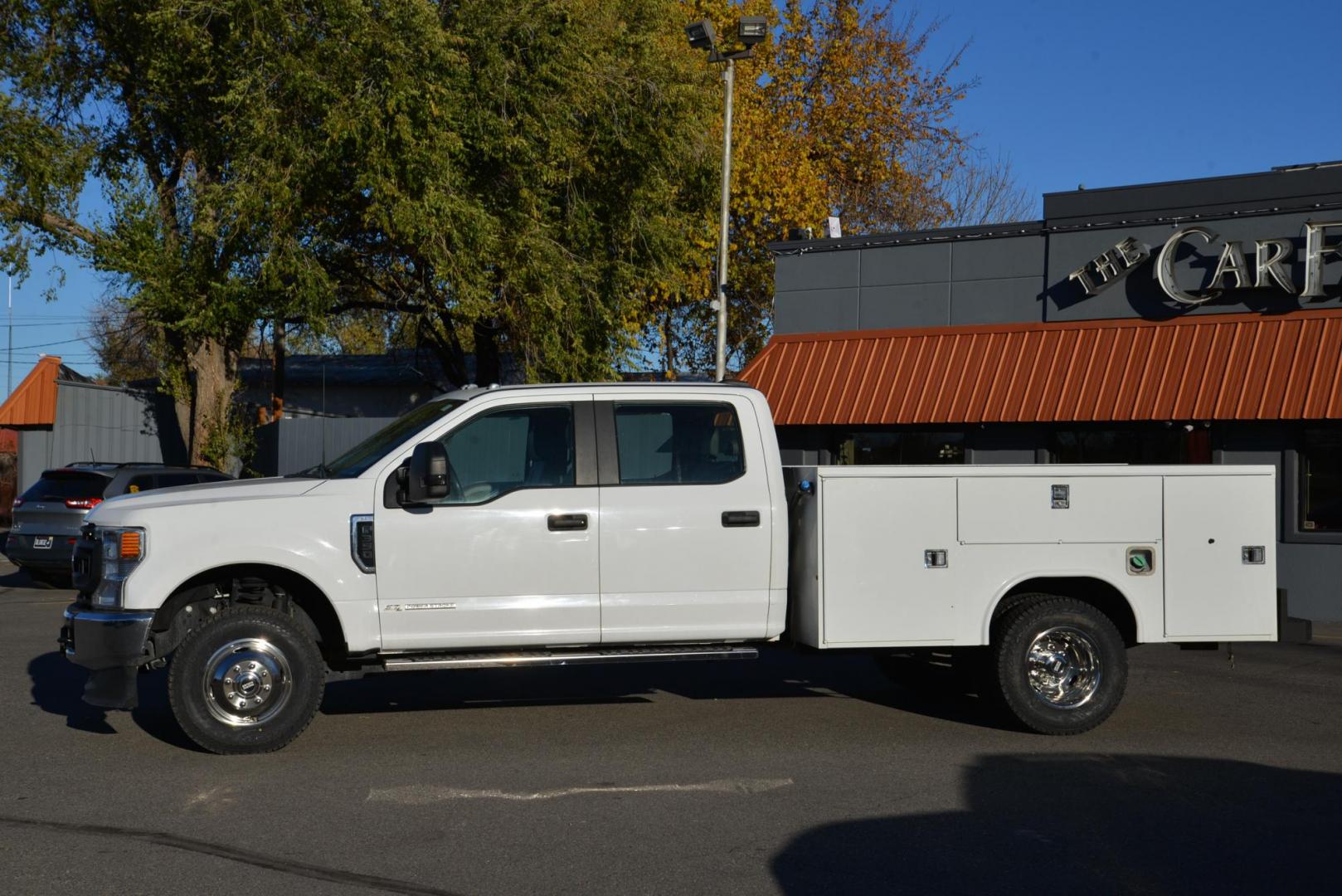 2022 Oxford White /Tan Ford F-350 SD XL (1FD8W3HT4NE) with an 6.7L V8 OHV 16V DIESEL engine, 10 Speed Automatic transmission, located at 4562 State Avenue, Billings, MT, 59101, (406) 896-9833, 45.769516, -108.526772 - 2022 Ford F350 SD Crew Cab PowerStroke 4x4 with reading Service Body This Powerstroke has no accidents recorded on the history report, it runs and drives great. The Interior and Exterior are very clean. The Dually has Brand New 245/75/R17 Sumitomo Encounter AT Tires. It has been inspected, servi - Photo#4