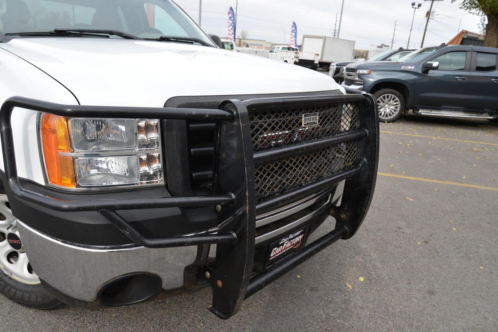 2013 Summit White /dark charcoal GMC Sierra 1500 Work Truck Ext. Cab 4WD (1GTR2TE71DZ) with an 5.3L V8 OHV 16V FFV engine, 6-Speed Automatic transmission, located at 4562 State Avenue, Billings, MT, 59101, (406) 896-9833, 45.769516, -108.526772 - Photo#20