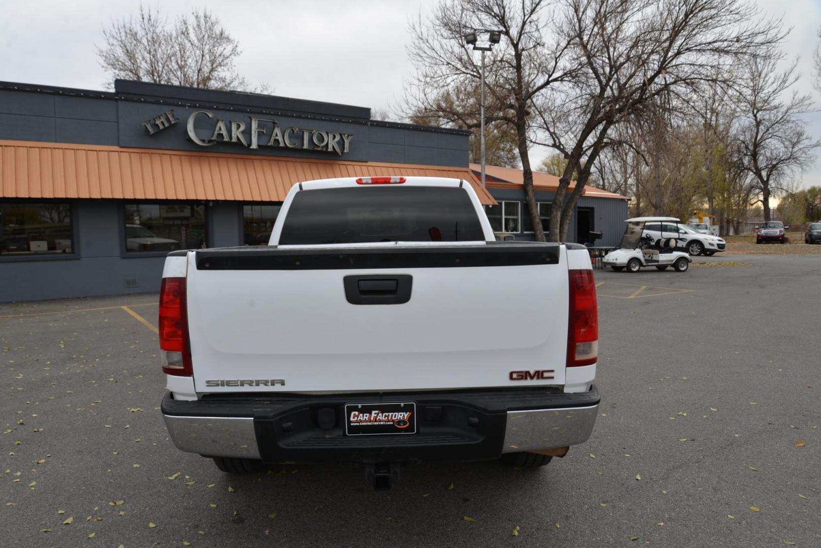 2013 Summit White /dark charcoal GMC Sierra 1500 Work Truck Ext. Cab 4WD (1GTR2TE71DZ) with an 5.3L V8 OHV 16V FFV engine, 6-Speed Automatic transmission, located at 4562 State Avenue, Billings, MT, 59101, (406) 896-9833, 45.769516, -108.526772 - Photo#9