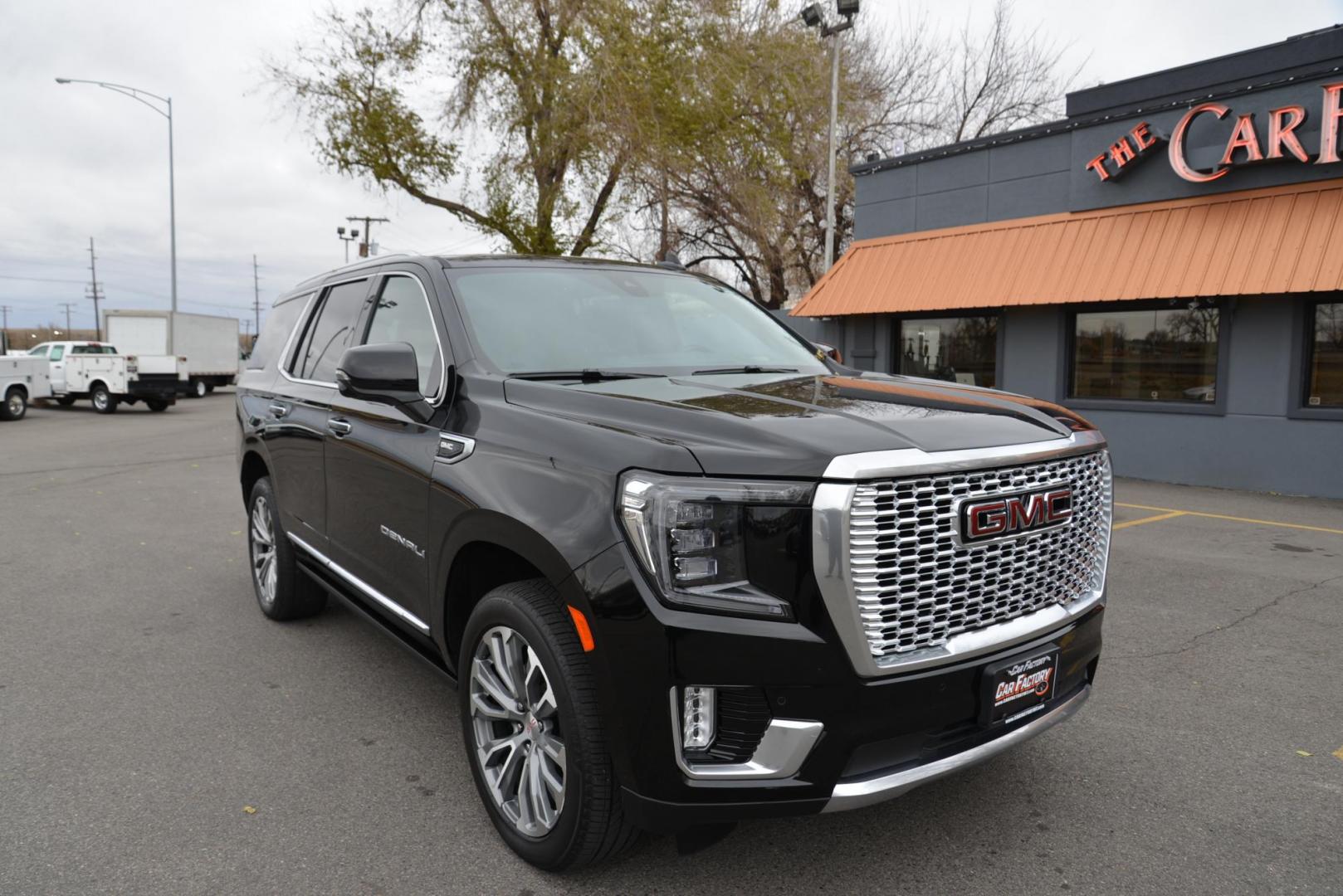 2021 Onyx Black /Jet Black GMC Yukon Denali 4WD (1GKS2DKL5MR) with an 6.2L V8 OHV 16V engine, 10 Speed Automatic transmission, located at 4562 State Avenue, Billings, MT, 59101, (406) 896-9833, 45.769516, -108.526772 - Photo#3