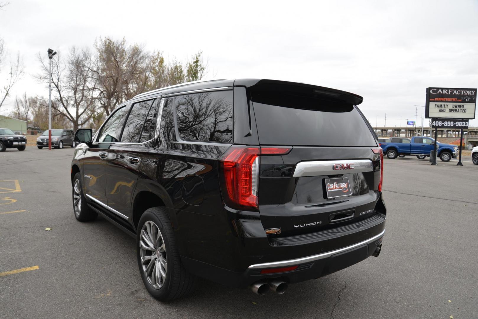 2021 Onyx Black /Jet Black GMC Yukon Denali 4WD (1GKS2DKL5MR) with an 6.2L V8 OHV 16V engine, 10 Speed Automatic transmission, located at 4562 State Avenue, Billings, MT, 59101, (406) 896-9833, 45.769516, -108.526772 - Photo#7