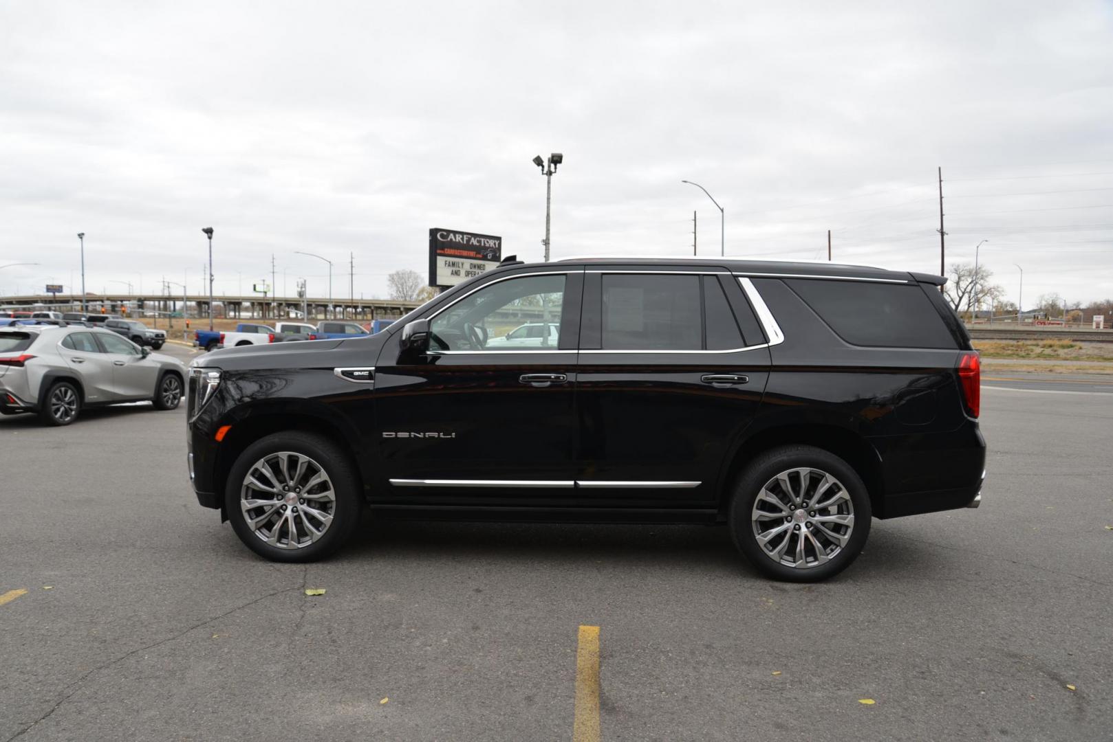 2021 Onyx Black /Jet Black GMC Yukon Denali 4WD (1GKS2DKL5MR) with an 6.2L V8 OHV 16V engine, 10 Speed Automatic transmission, located at 4562 State Avenue, Billings, MT, 59101, (406) 896-9833, 45.769516, -108.526772 - Photo#8