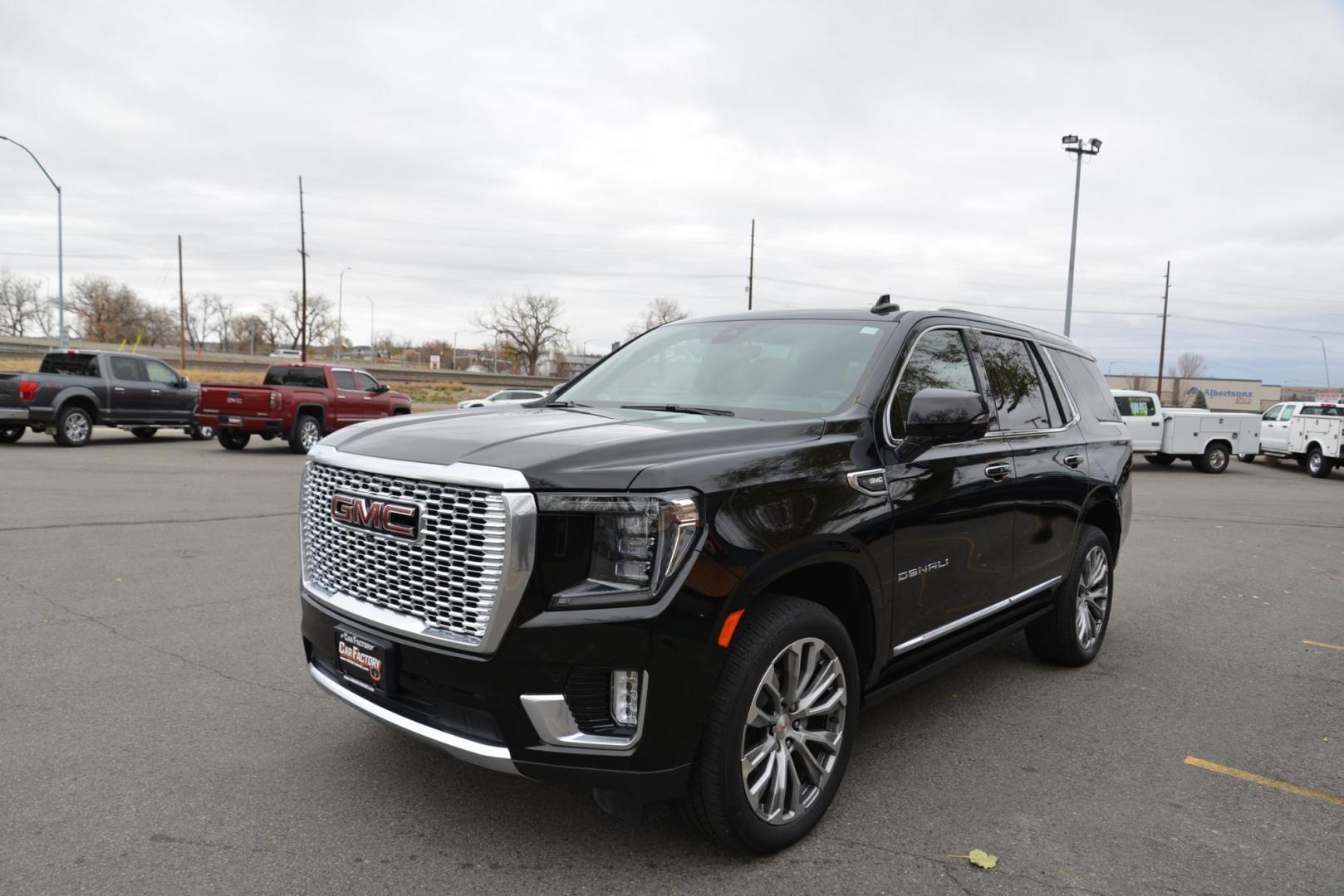 2021 Onyx Black /Jet Black GMC Yukon Denali 4WD (1GKS2DKL5MR) with an 6.2L V8 OHV 16V engine, 10 Speed Automatic transmission, located at 4562 State Avenue, Billings, MT, 59101, (406) 896-9833, 45.769516, -108.526772 - Photo#9