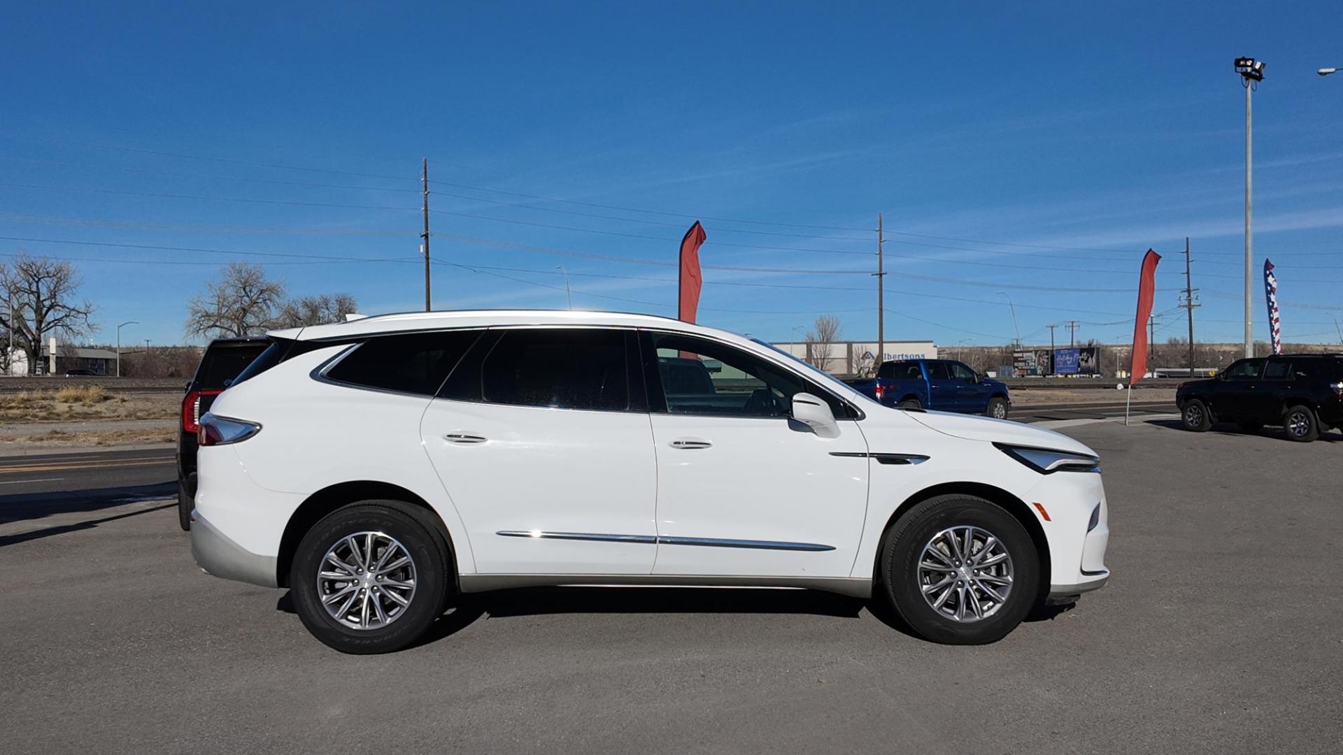 2022 Summit White /DARK GALVANIZED W/ EBONY Buick Enclave Premium AWD (5GAEVBKW7NJ) with an 3.6L V6 DOHC 24V engine, 9A transmission, located at 4562 State Avenue, Billings, MT, 59101, (406) 896-9833, 45.769516, -108.526772 - 2022 Buick Enclave Premium All Wheel Drive This Enclave is a One Owner vehicle, There are no accidents reported on the vehicle history report. The tires are in great shape and the Buick runs and drives quiet and smooth. If you want all the latest tech and 3rd row seating this is the cross over - Photo#4