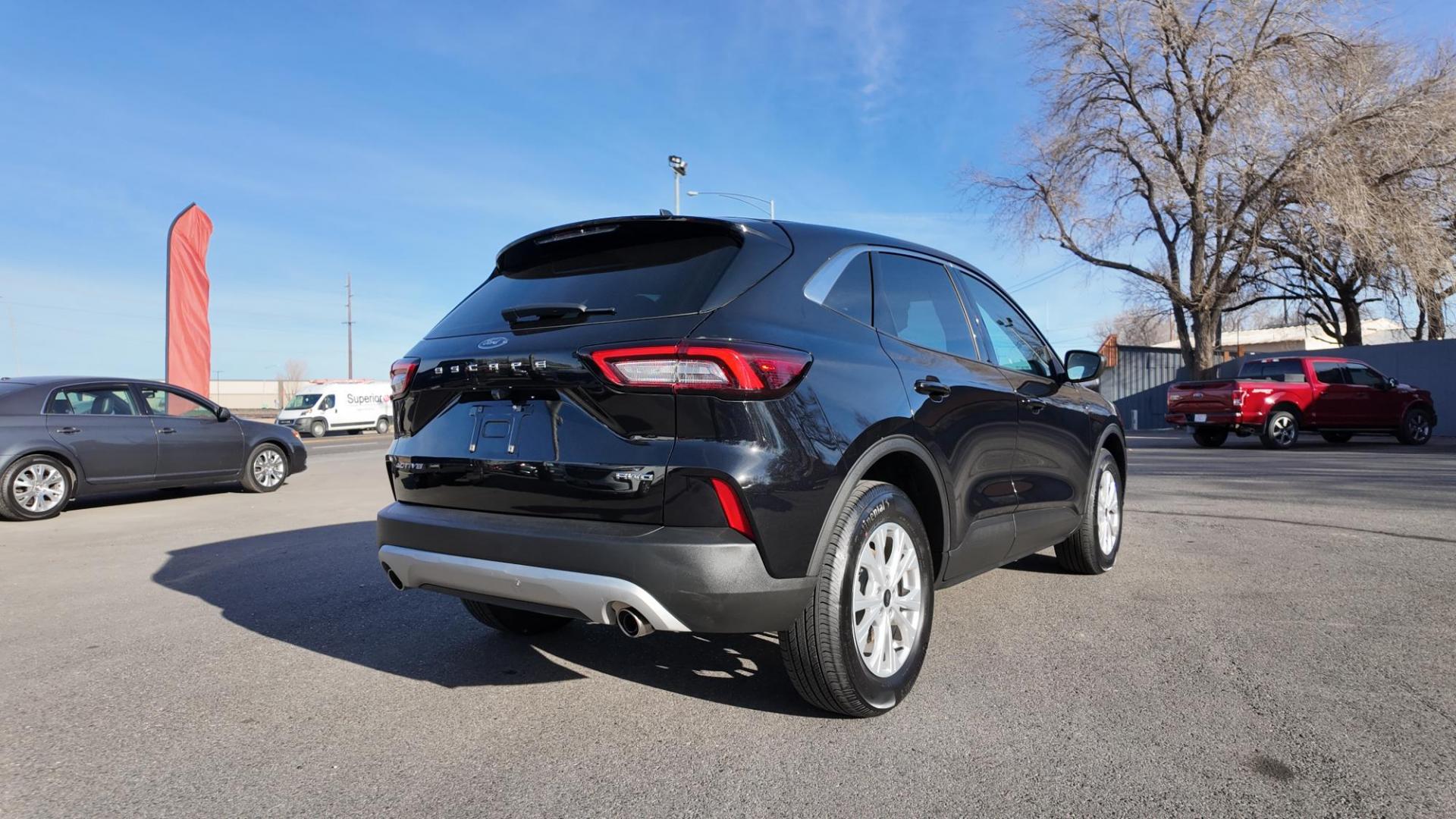 2024 Black /Black Ford Escape Active AWD (1FMCU9GN5RU) with an 1.5L L3 engine, 8 Speed Automatic transmission, located at 4562 State Avenue, Billings, MT, 59101, (406) 896-9833, 45.769516, -108.526772 - 2024 Ford Escape Active All Wheel Drive This Escape is a one owner vehicle with no accidents recorded on the history report, It has remaining Factory Warranty. The interior and exterior are clean. The 17 Inch Continental Pro Contact Tires are in great shape. it has a 1.5 Liter EcoBoost Engine, 8 S - Photo#7