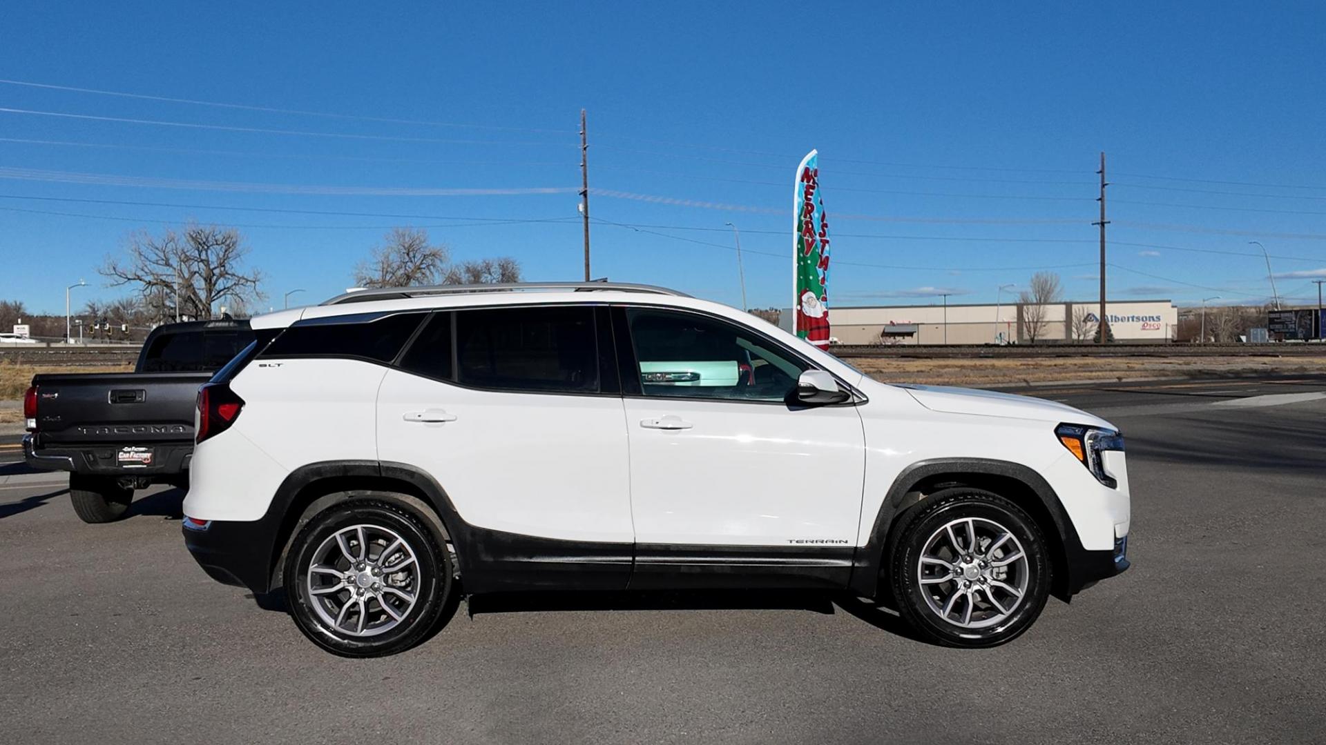 2024 Summit White /Jet Black GMC Terrain SLT AWD (3GKALVEG1RL) with an 1.5L L4 DOHC 16V TURBO engine, 6A transmission, located at 4562 State Avenue, Billings, MT, 59101, (406) 896-9833, 45.769516, -108.526772 - 2024 GMC Terrain SLT All Wheel Drive The Terrain is a One Owner vehicle with no accidents recorded on the history report. It has less than 6,000 miles and comes with the remaining factory warranty. The 18 Inch Michelin tires are in good shape. it has a 1.5 Liter 4 cylinder engine, 9 Speed automati - Photo#8