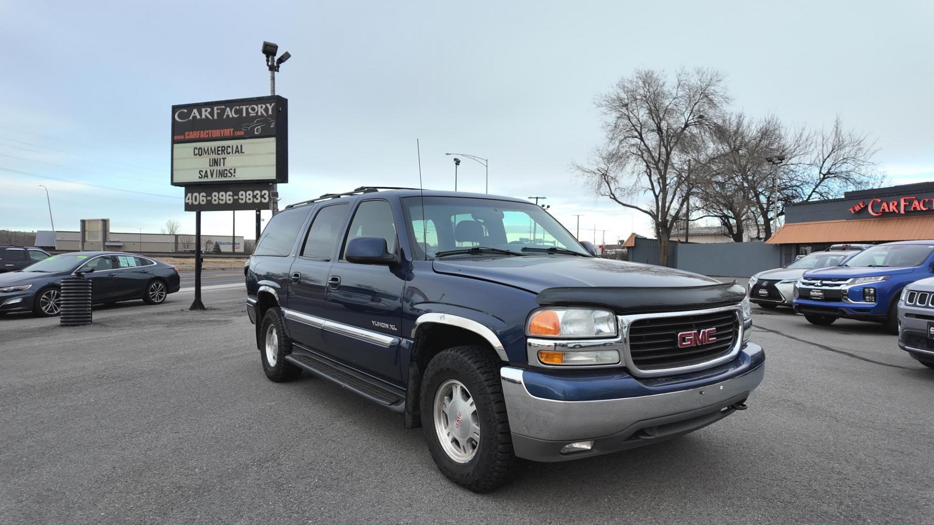 2001 Indigo Blue Metallic /Graphite/Med Gray GMC Yukon XL SLE (1GKFK16T31J) with an 5.3L V8 OHV 16V engine, 4-Speed Automatic Overdrive transmission, located at 4562 State Avenue, Billings, MT, 59101, (406) 896-9833, 45.769516, -108.526772 - Photo#9