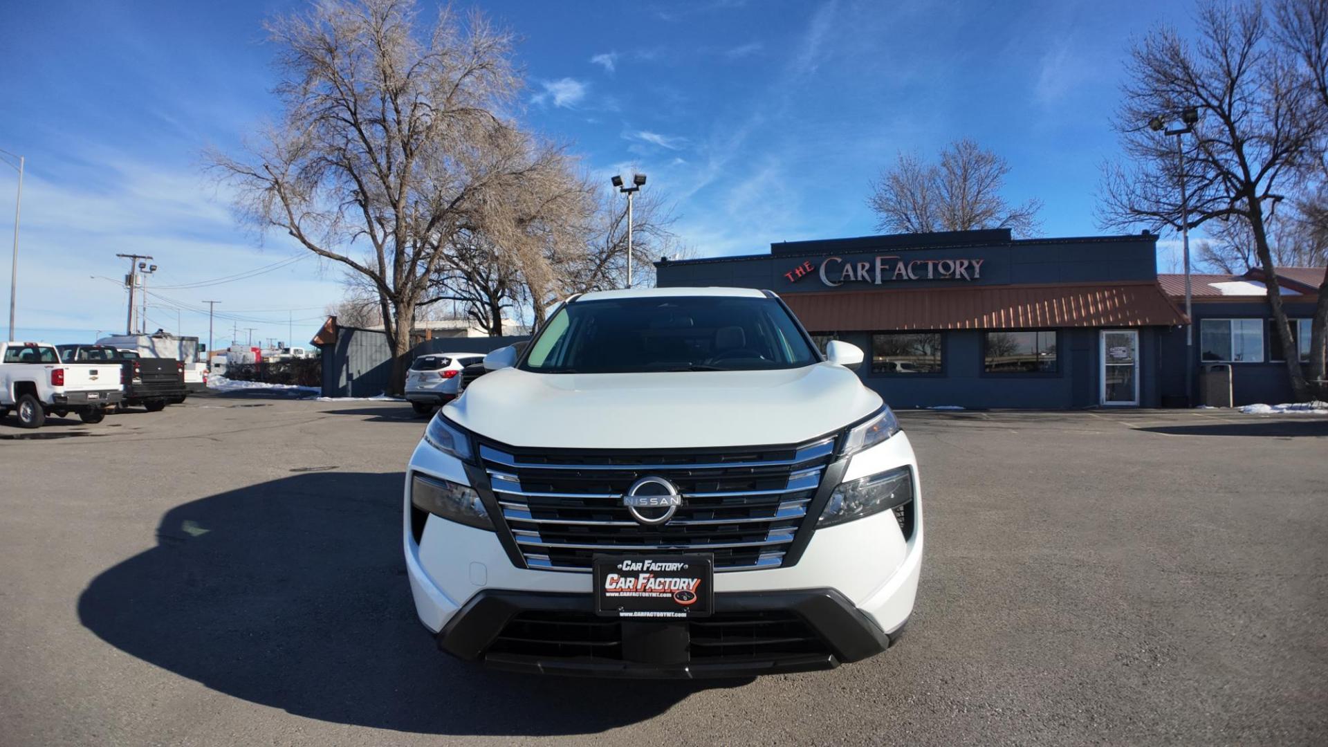 2024 Everest White Pearl /Charcoal Nissan Rogue SV AWD (5N1BT3BBXRC) with an 1.5 Liter engine, CVT transmission, located at 4562 State Avenue, Billings, MT, 59101, (406) 896-9833, 45.769516, -108.526772 - Photo#4