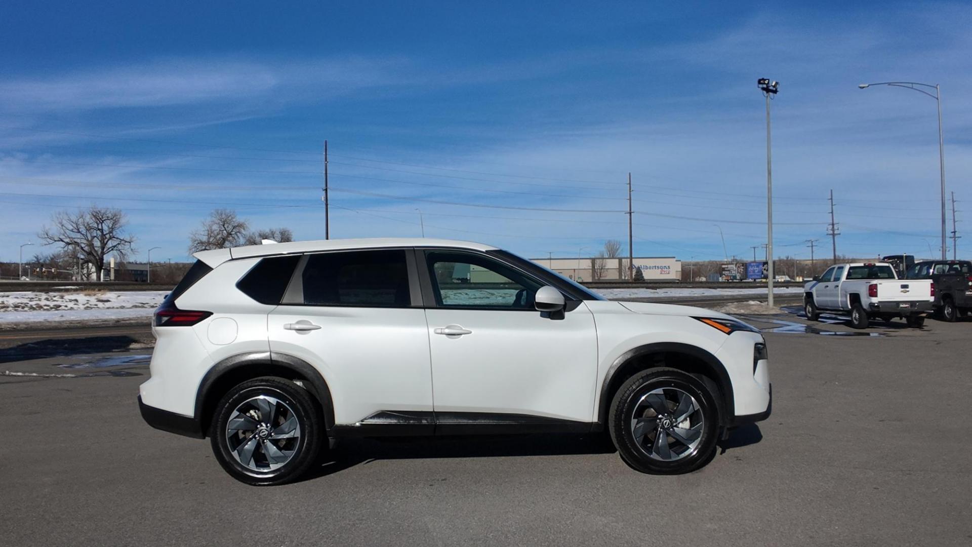 2024 Everest White Pearl /Charcoal Nissan Rogue SV AWD (5N1BT3BBXRC) with an 1.5 Liter engine, CVT transmission, located at 4562 State Avenue, Billings, MT, 59101, (406) 896-9833, 45.769516, -108.526772 - Photo#7